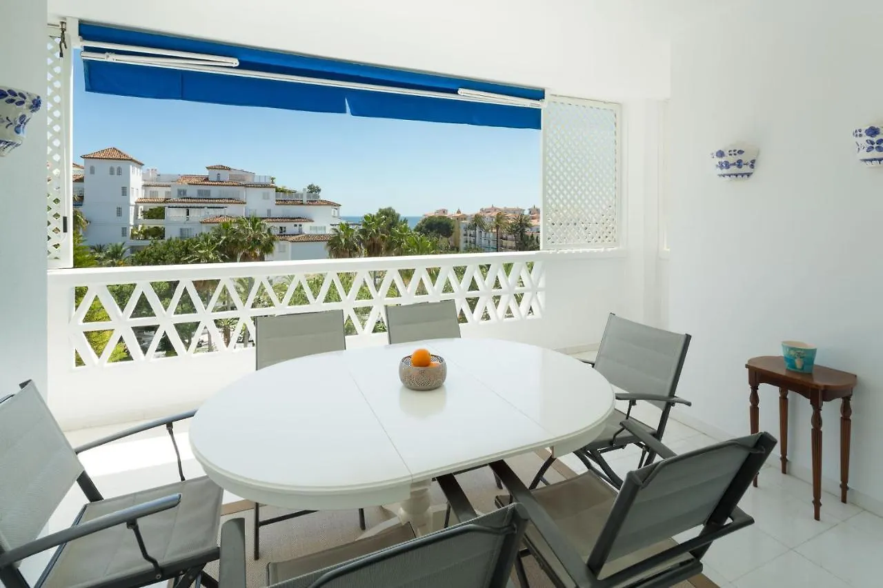 Luxury 5* 3 Beds Apartment In Playas Del Duque, Puerto Banus Марбелья