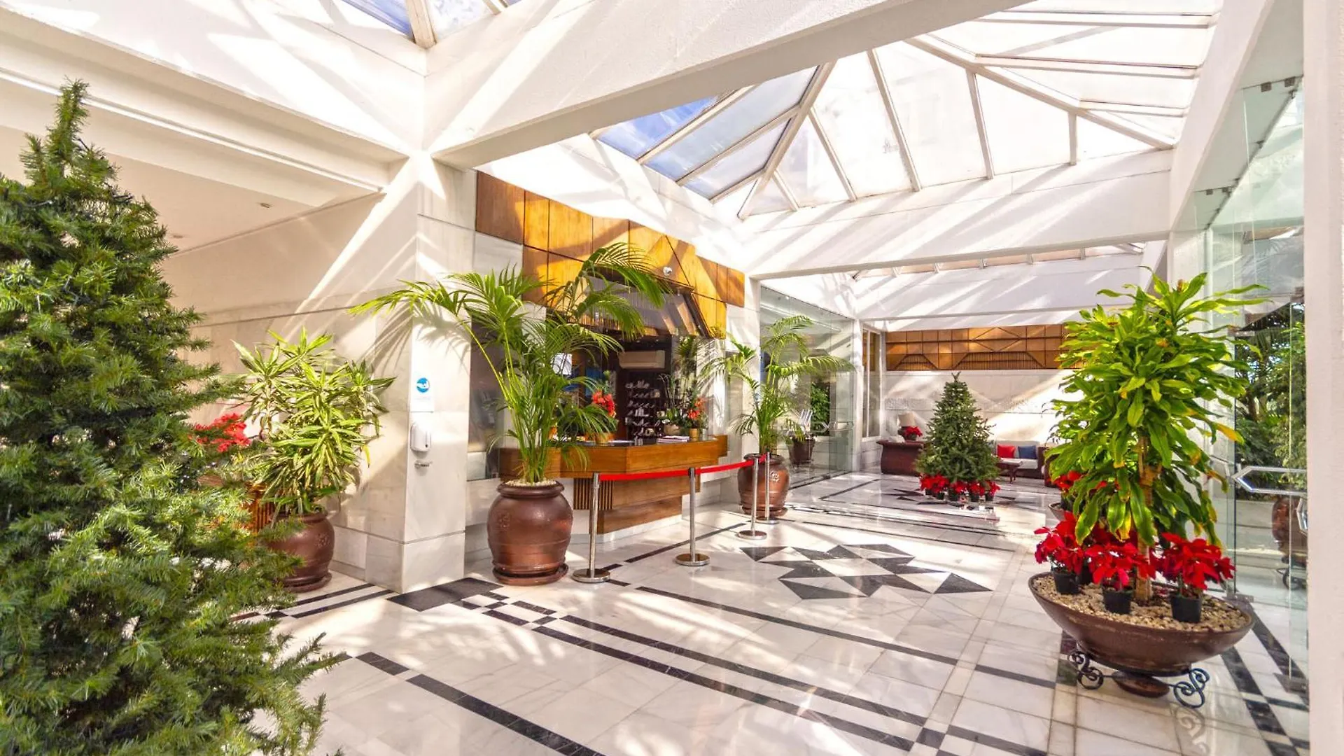 Luxury 5* 3 Beds Apartment In Playas Del Duque, Puerto Banus 마르베야 스페인